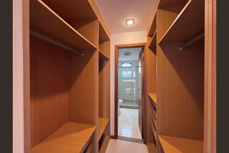 Apartamento à venda com 82m², 3 quartos e 2 vagasSuíte - Closet