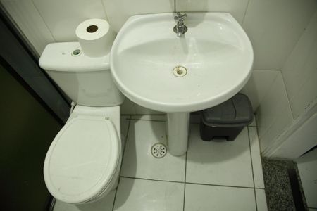 Casa à venda com 240m², 3 quartos e 2 vagasBanheiro 