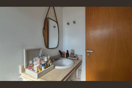 Apartamento à venda com 110m², 3 quartos e 2 vagasBanheiro da suíte
