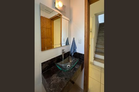 Casa à venda com 284m², 2 quartos e 2 vagas Casa à venda com 284m², 2 quartos e 2 vagasLavabo 1