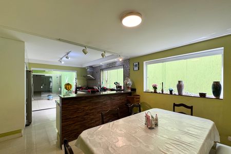Casa à venda com 284m², 2 quartos e 2 vagas Casa à venda com 284m², 2 quartos e 2 vagasSala de Jantar