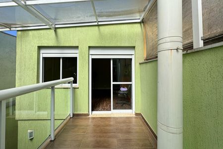 Casa à venda com 284m², 2 quartos e 2 vagas Casa à venda com 284m², 2 quartos e 2 vagasVaranda