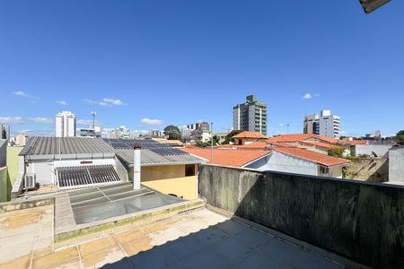 Casa à venda com 284m², 2 quartos e 2 vagas Casa à venda com 284m², 2 quartos e 2 vagasVaranda