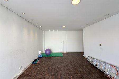 Casa à venda com 284m², 2 quartos e 2 vagas Casa à venda com 284m², 2 quartos e 2 vagasSalão