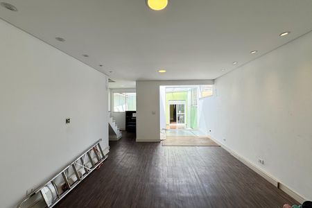 Casa à venda com 284m², 2 quartos e 2 vagas Casa à venda com 284m², 2 quartos e 2 vagasSalão
