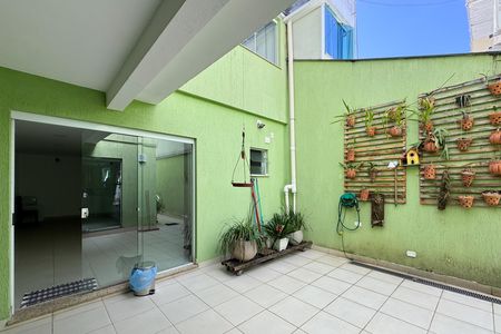 Casa à venda com 284m², 2 quartos e 2 vagas Casa à venda com 284m², 2 quartos e 2 vagasEspaço Gourmet