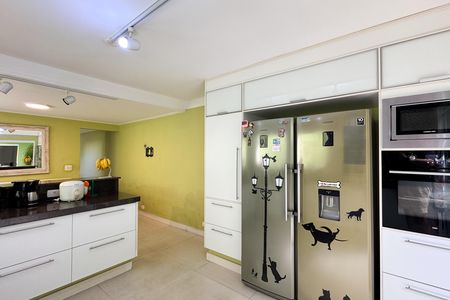 Casa à venda com 284m², 2 quartos e 2 vagas Casa à venda com 284m², 2 quartos e 2 vagasCozinha
