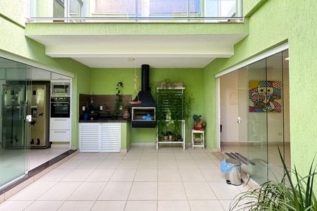 Casa à venda com 284m², 2 quartos e 2 vagas Casa à venda com 284m², 2 quartos e 2 vagasÁrea gourmet