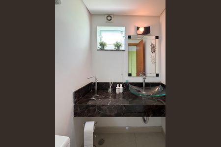 Casa à venda com 284m², 2 quartos e 2 vagas Casa à venda com 284m², 2 quartos e 2 vagasLavabo 2