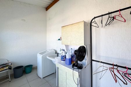 Casa à venda com 284m², 2 quartos e 2 vagas Casa à venda com 284m², 2 quartos e 2 vagasÁrea de Serviço 2