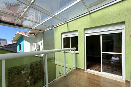 Casa à venda com 284m², 2 quartos e 2 vagas Casa à venda com 284m², 2 quartos e 2 vagasVaranda