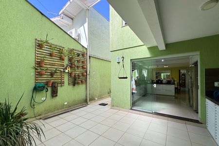 Casa à venda com 284m², 2 quartos e 2 vagas Casa à venda com 284m², 2 quartos e 2 vagasÁrea gourmet