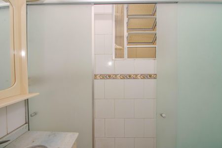 Apartamento à venda com 93m², 2 quartos e sem vaga Apartamento à venda com 93m², 2 quartos e sem vagaBanheiro