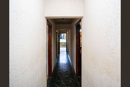 Casa à venda com 660m², 5 quartos e 8 vagasCorredor