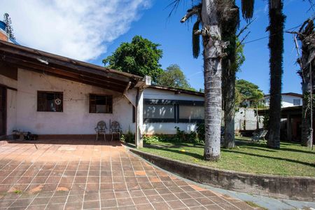 Casa à venda com 660m², 5 quartos e 8 vagasQuintal