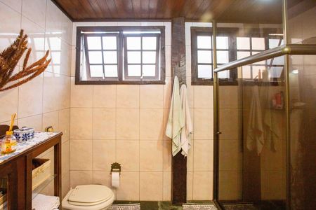 Casa à venda com 660m², 5 quartos e 8 vagasBanheiro 1