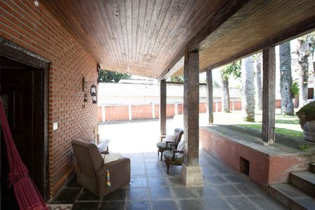 Casa à venda com 660m², 5 quartos e 8 vagasVaranda