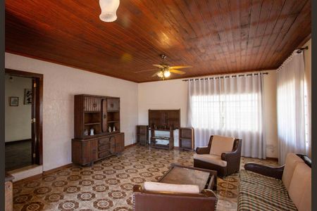 Sala de TV de casa à venda com 5 quartos, 660m² em Eldorado, Diadema