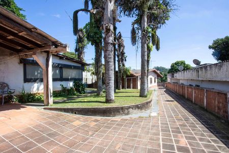 Casa à venda com 660m², 5 quartos e 8 vagasQuintal