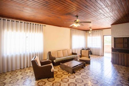 Sala de TV de casa à venda com 5 quartos, 660m² em Eldorado, Diadema