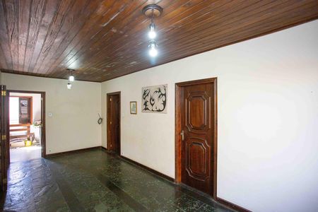 Casa à venda com 660m², 5 quartos e 8 vagasSala de Estar