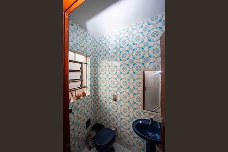 Casa à venda com 660m², 5 quartos e 8 vagasBanheiro 2