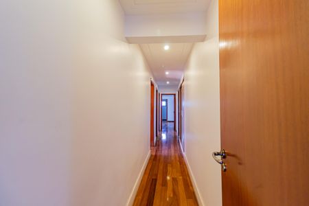 Apartamento para alugar com 219m², 3 quartos e 3 vagasCorredor