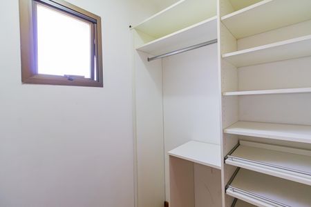 Apartamento para alugar com 219m², 3 quartos e 3 vagasCloset da suíte 1