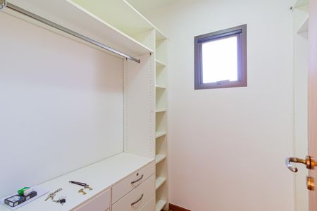 Apartamento para alugar com 219m², 3 quartos e 3 vagasCloset da suíte 1