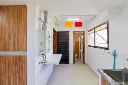 Apartamento para alugar com 219m², 3 quartos e 3 vagasÁrea de Serviço
