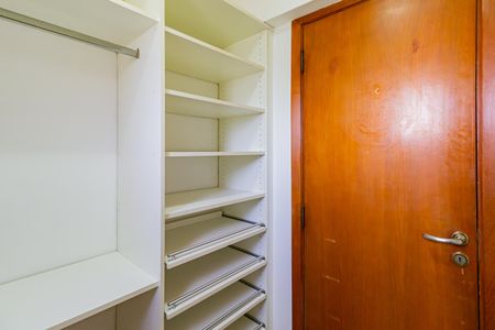 Apartamento para alugar com 219m², 3 quartos e 3 vagasCloset da suíte 1