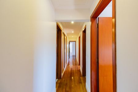 Apartamento para alugar com 219m², 3 quartos e 3 vagasCorredor