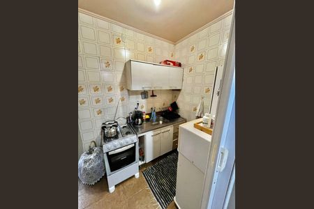 Cozinha de apartamento para alugar com 1 quarto, 47m² em São João, Porto Alegre