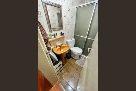 Banheiro de apartamento para alugar com 1 quarto, 47m² em São João, Porto Alegre