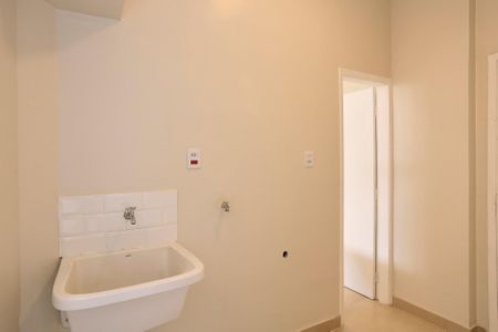 Apartamento à venda com 110m², 3 quartos e 1 vagaÁrea de Serviço