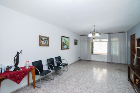 Casa à venda com 178m², 3 quartos e 2 vagasSala