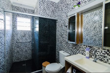 Casa à venda com 178m², 3 quartos e 2 vagasBanheiro Social