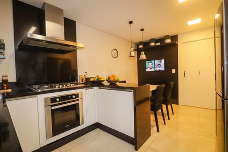 Apartamento à venda com 248m², 4 quartos e 4 vagasCozinha
