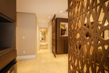 Apartamento à venda com 248m², 4 quartos e 4 vagasEntrada