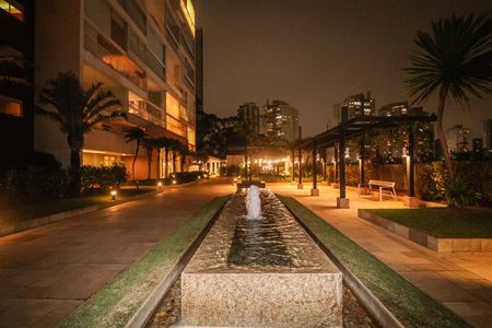 Apartamento à venda com 248m², 4 quartos e 4 vagasFonte
