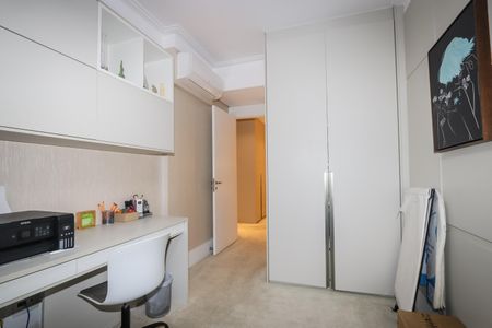 Apartamento à venda com 248m², 4 quartos e 4 vagasQuarto 4