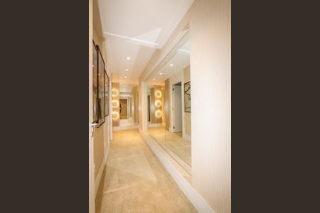 Apartamento à venda com 248m², 4 quartos e 4 vagasCorredor