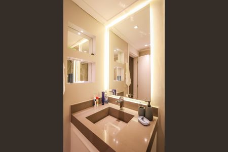 Apartamento à venda com 248m², 4 quartos e 4 vagasBanheiro da Suite 3