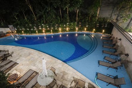 Apartamento à venda com 248m², 4 quartos e 4 vagasÁrea comum - Piscina