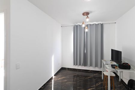 Sala de apartamento para alugar com 2 quartos, 60m² em Santa Cruz, Rio de Janeiro