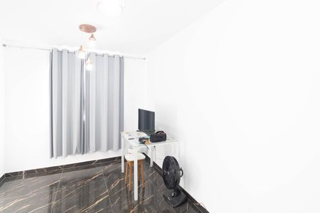 Sala de apartamento para alugar com 2 quartos, 60m² em Santa Cruz, Rio de Janeiro