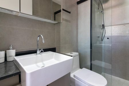 Banheiro de kitnet/studio para alugar com 1 quarto, 25m² em Vila Olímpia, São Paulo