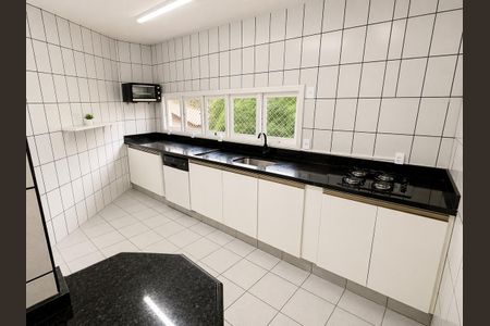 Casa para alugar com 230m², 4 quartos e 2 vagasCozinha