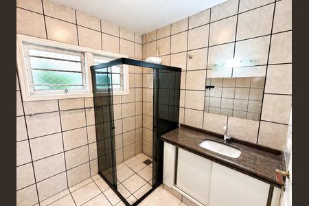 Casa para alugar com 230m², 4 quartos e 2 vagasBanheiro