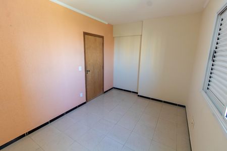 Apartamento à venda com 130m², 4 quartos e 3 vagasQUARTO 2
